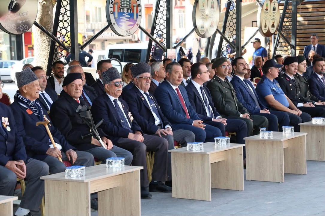 Dinar’da 19 Eylül Gaziler Günü Anma Programı Gerçekleştirildi